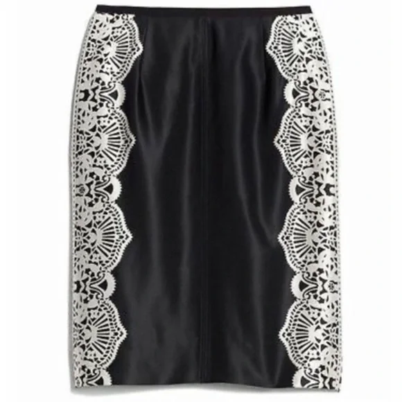 Tory Burch Beautiful Black Satin Contrast Lace PrintSkirt 🖤
